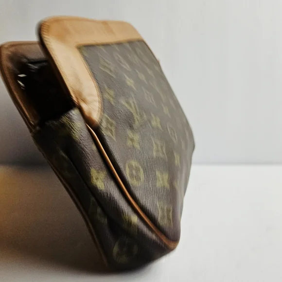 Vintage 1980s Louis Vuitton Monogram Shoulder Bag • Classic LV Brown Canvas Bag - Picture 5 of 9